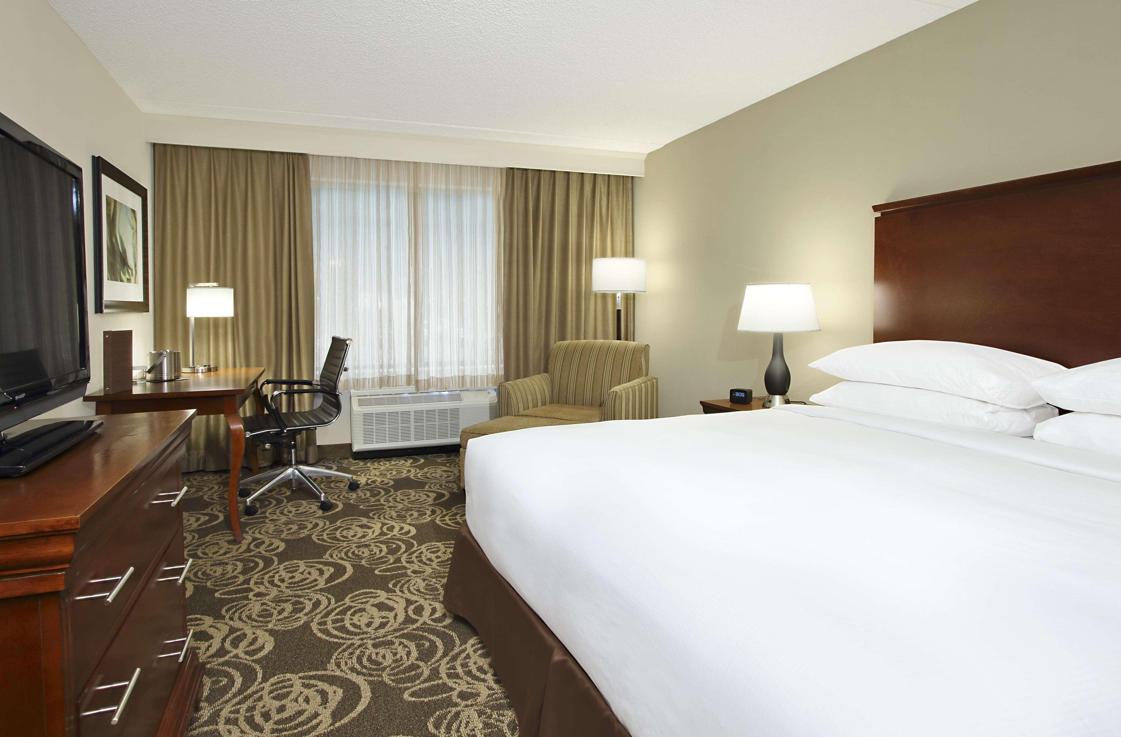 Hotel Doubletree By Hilton Mahwah Esterno foto