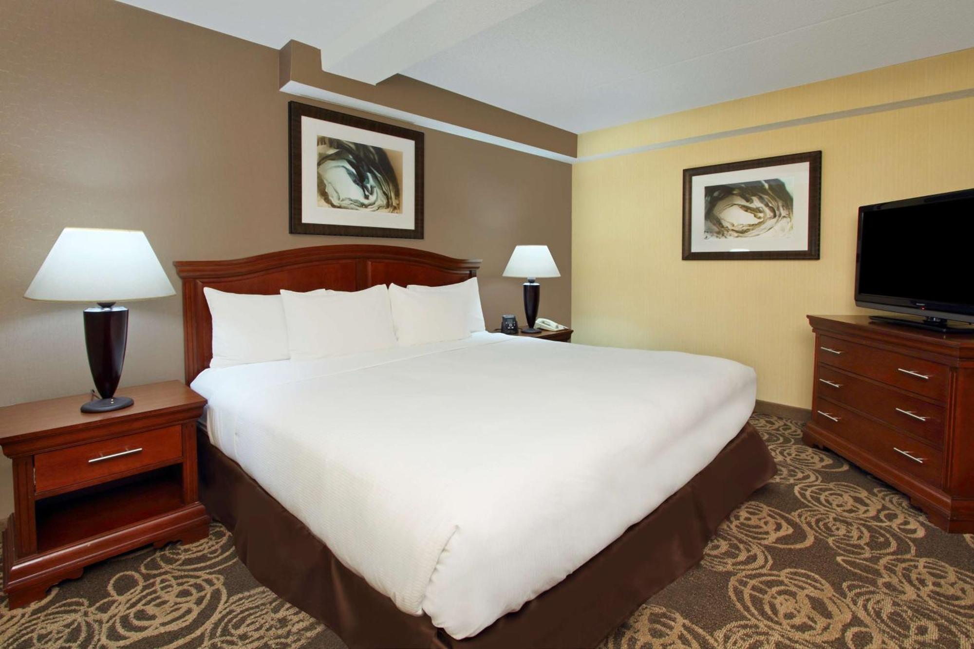 Hotel Doubletree By Hilton Mahwah Esterno foto