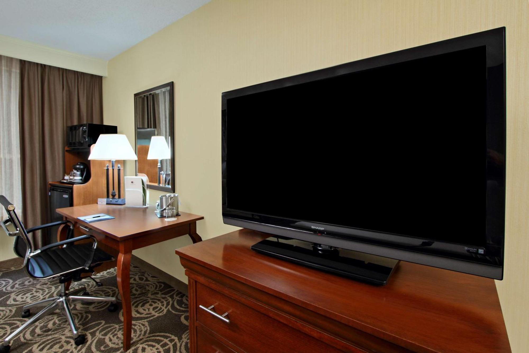 Hotel Doubletree By Hilton Mahwah Esterno foto