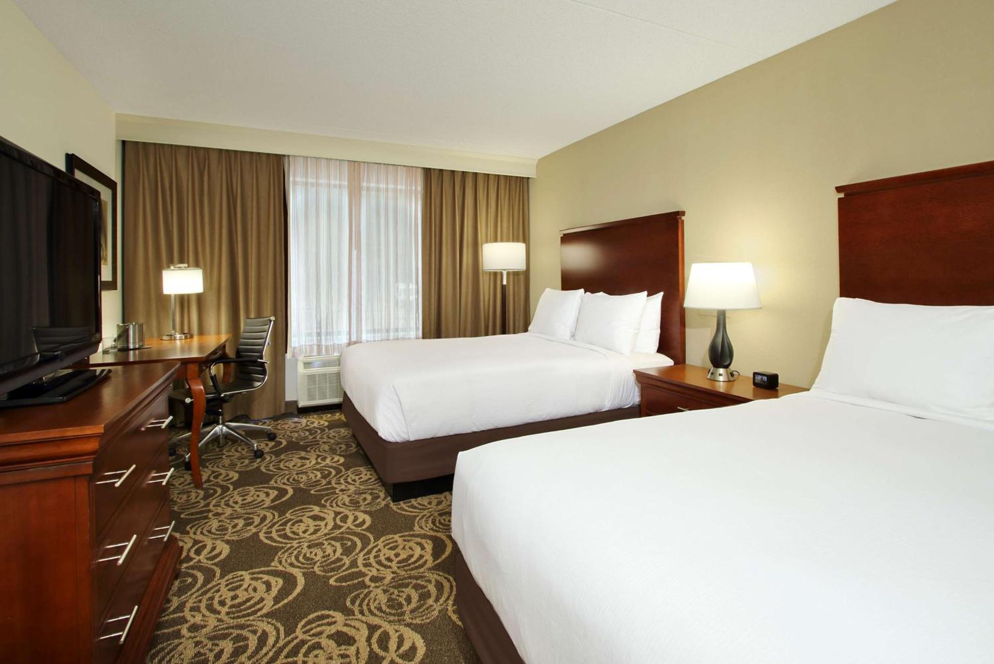 Hotel Doubletree By Hilton Mahwah Esterno foto