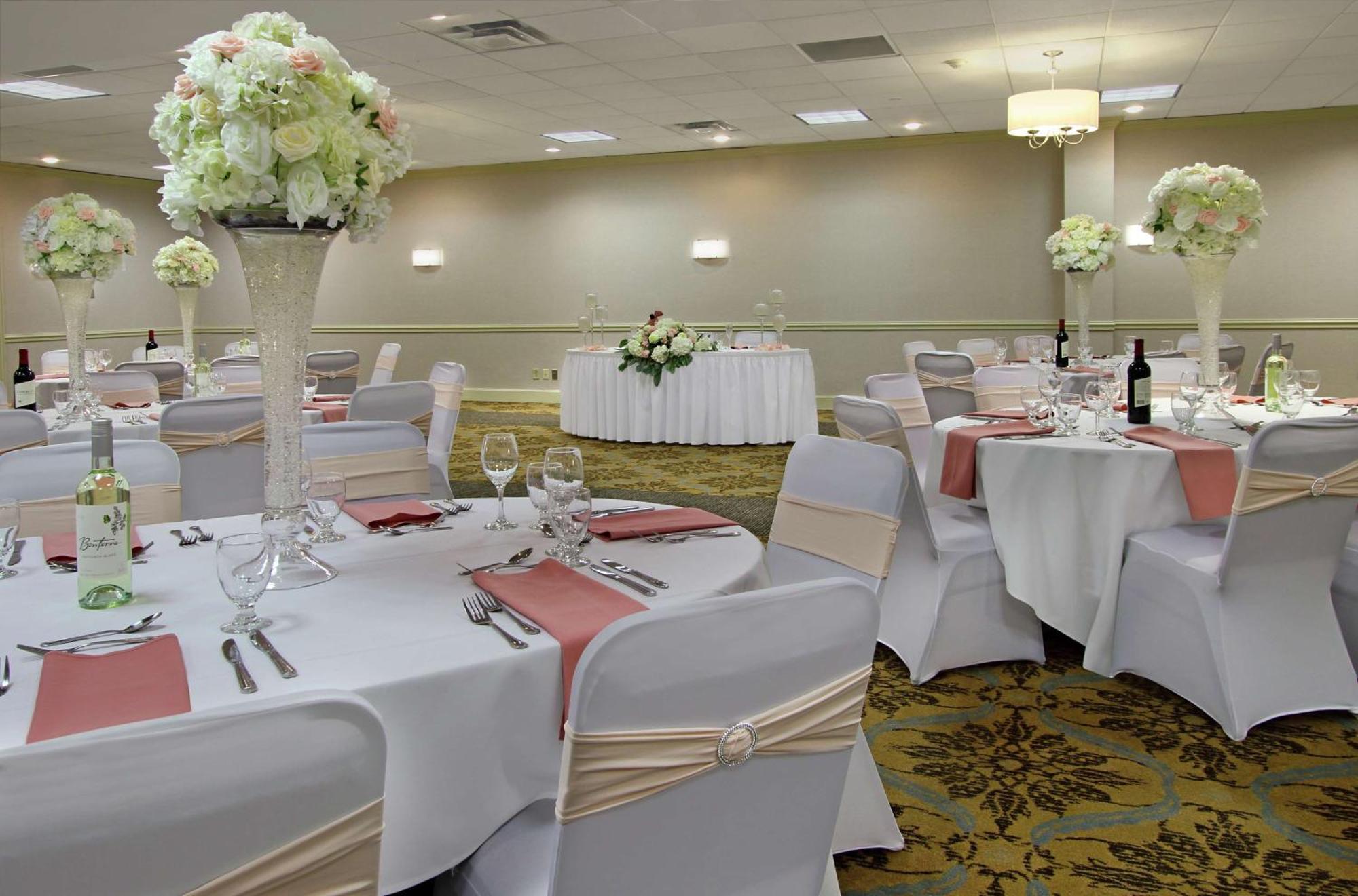 Hotel Doubletree By Hilton Mahwah Esterno foto