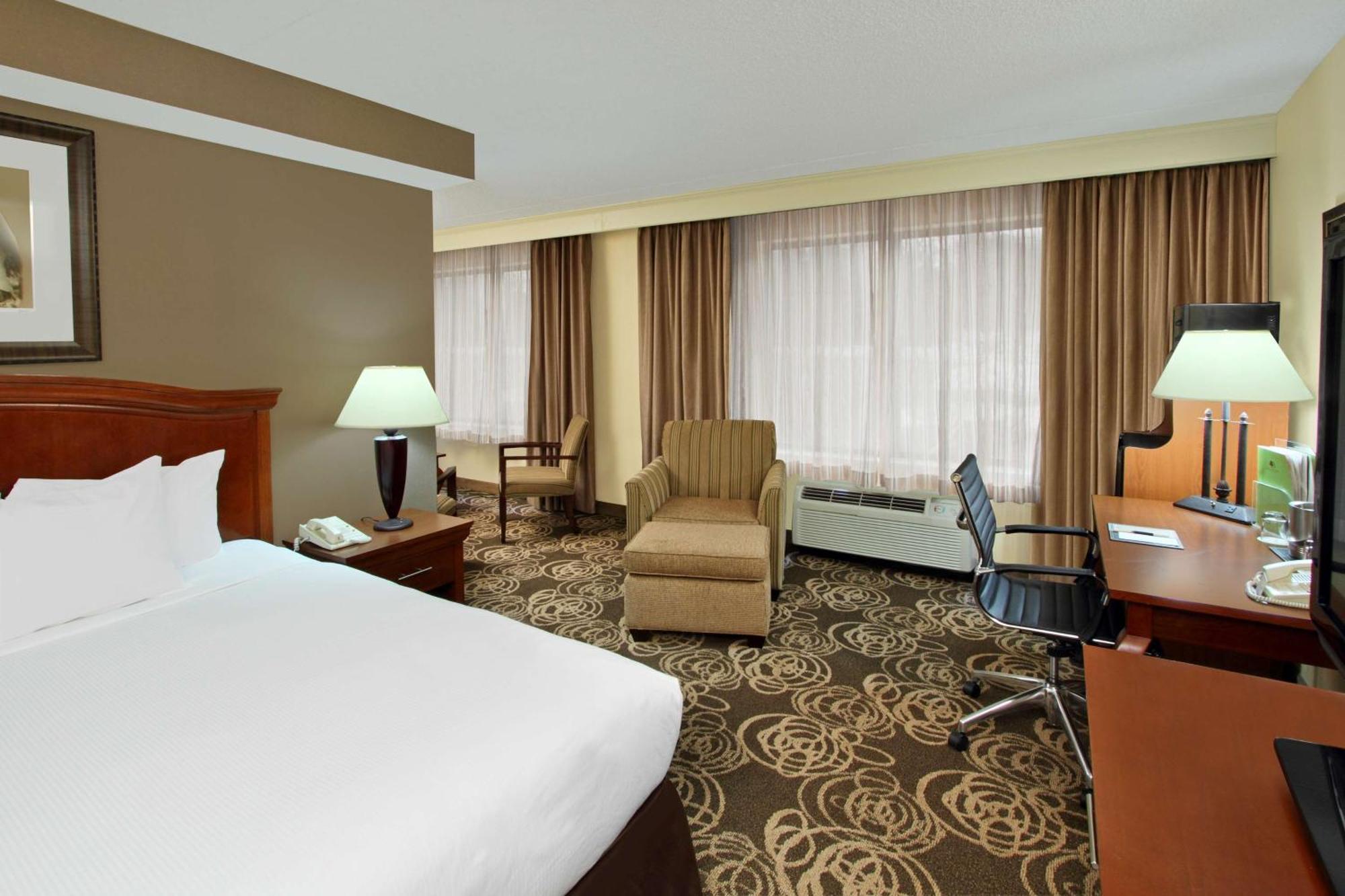 Hotel Doubletree By Hilton Mahwah Esterno foto