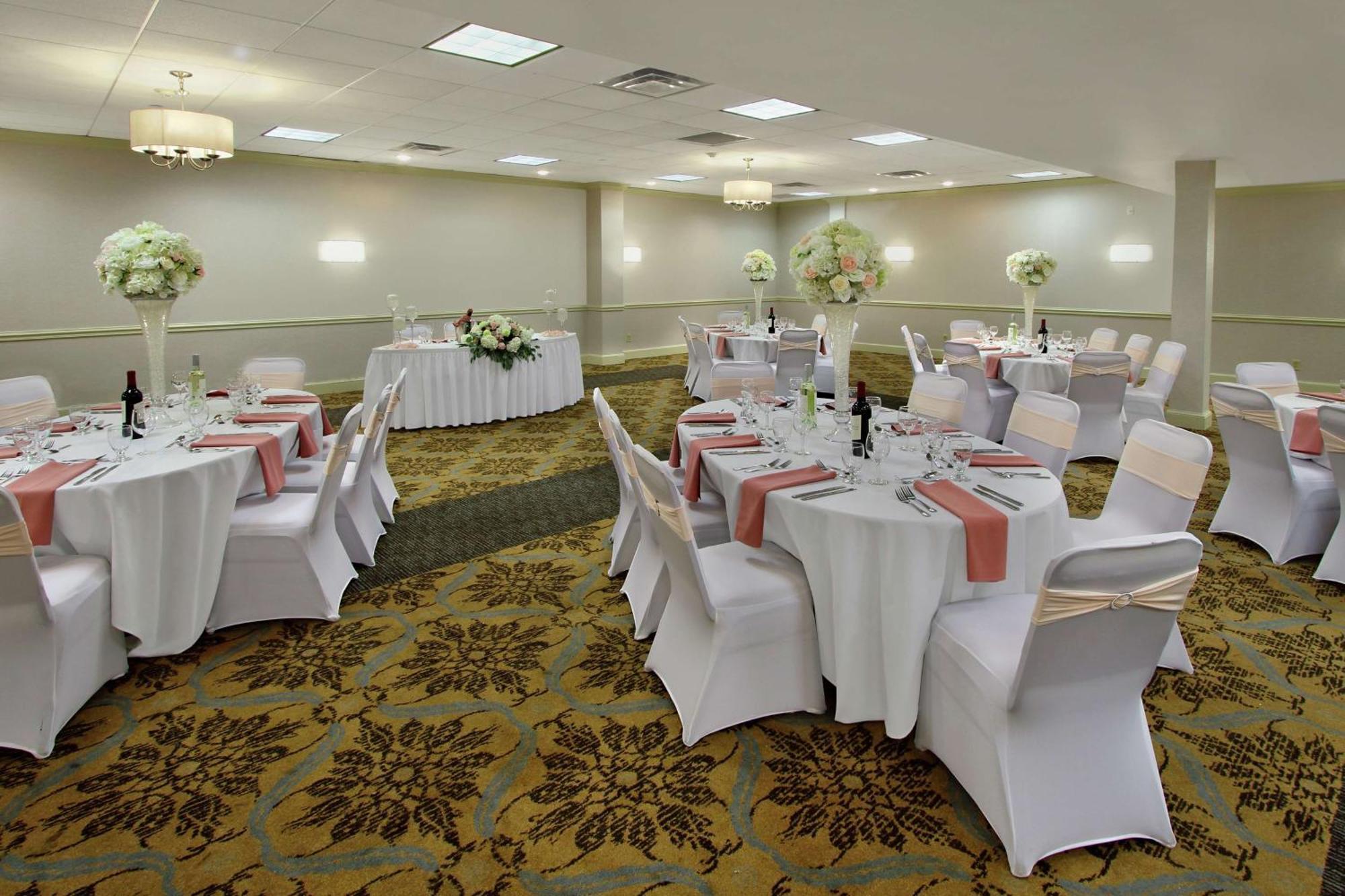 Hotel Doubletree By Hilton Mahwah Esterno foto