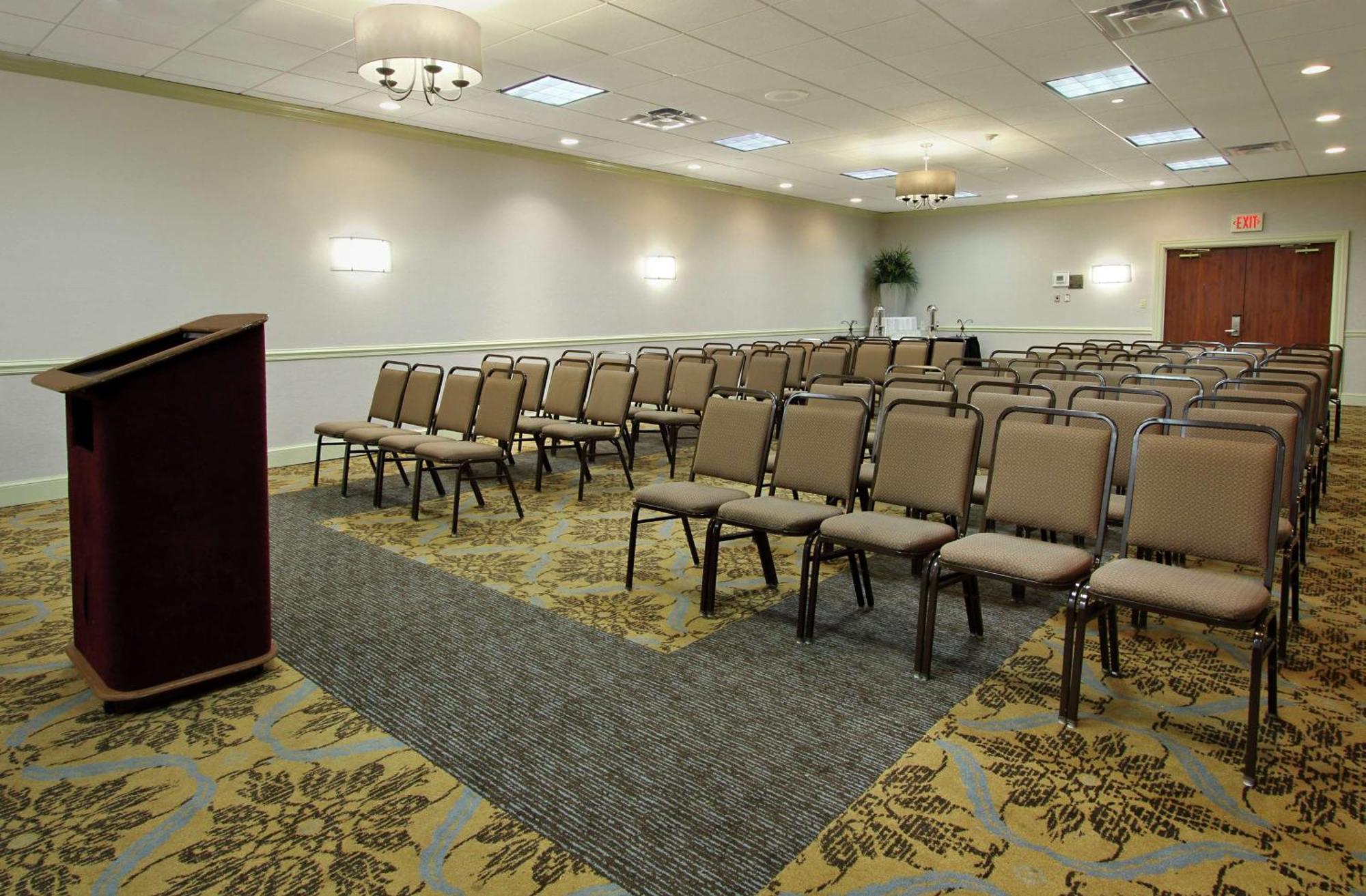 Hotel Doubletree By Hilton Mahwah Esterno foto