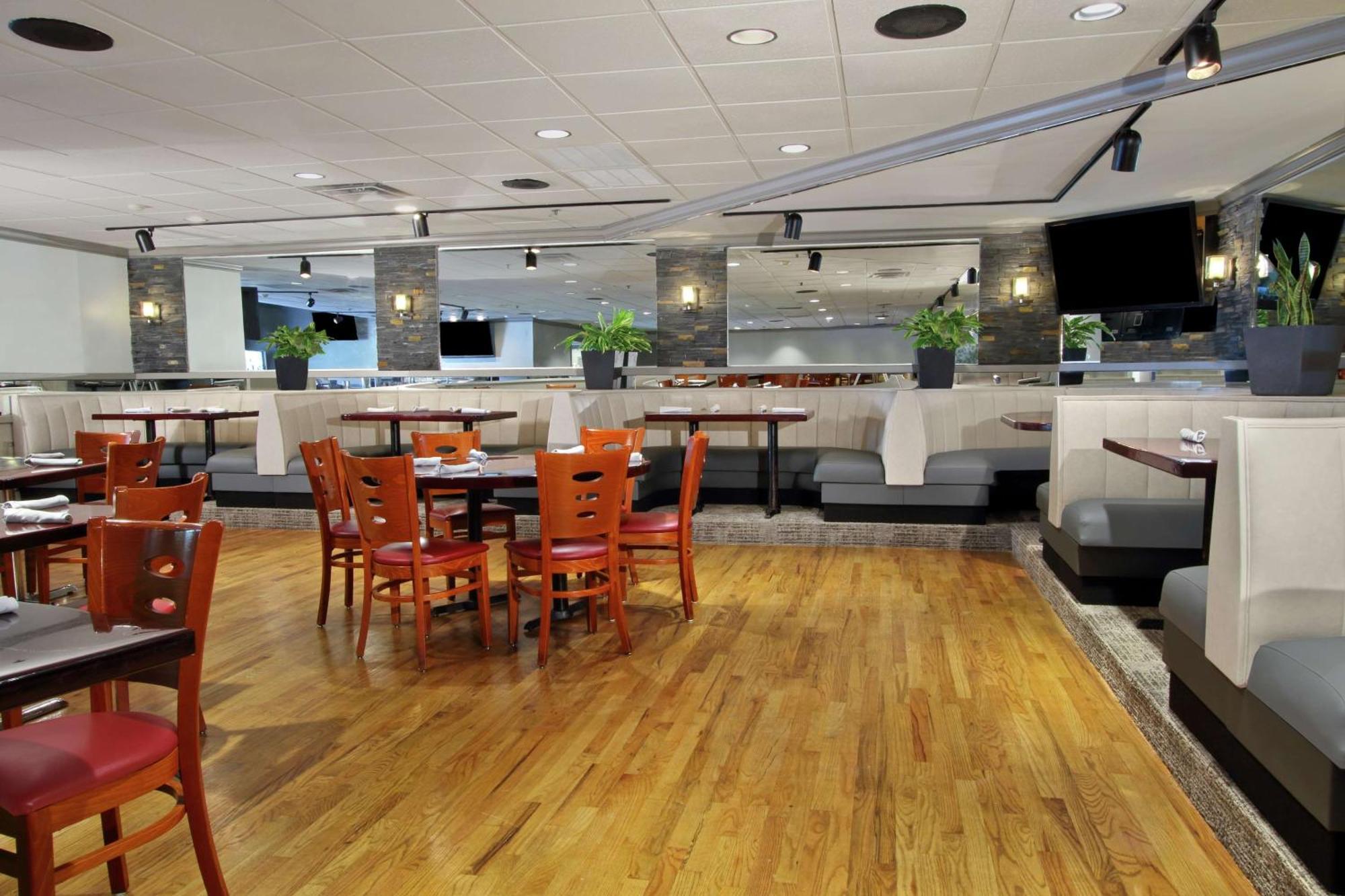 Hotel Doubletree By Hilton Mahwah Esterno foto