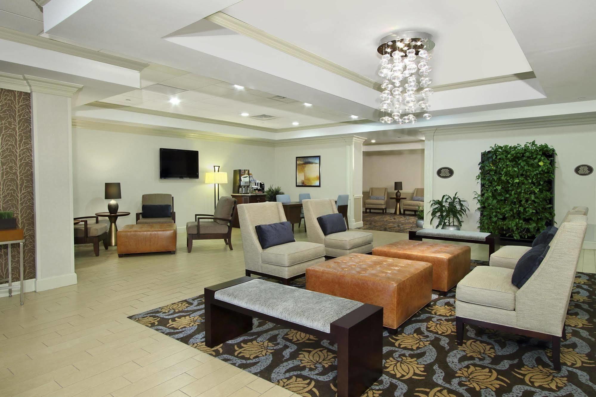 Hotel Doubletree By Hilton Mahwah Esterno foto