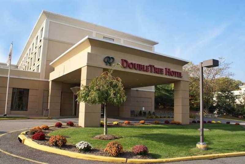 Hotel Doubletree By Hilton Mahwah Esterno foto